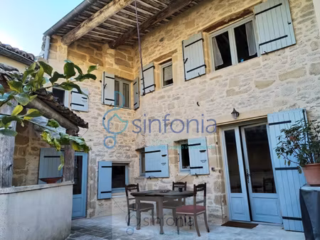 ensemble immobilier à saisir ! 207 m2 habitables très proche