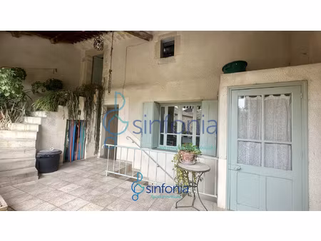 à vendre  charmante maison de village en pierre avec terrass