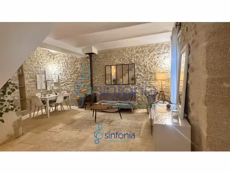 maison de village en pierre rénovée avec charme et authentic