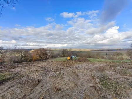 terrain de 4353 m2 viabilisé avec vue sur les vallons gersoi