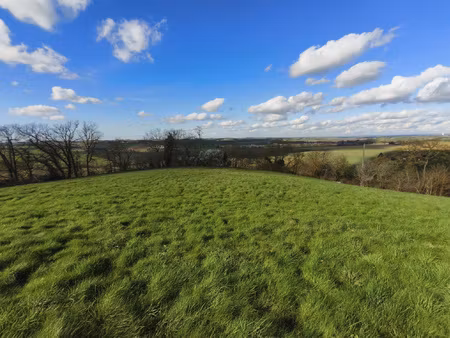terrain de 4353 m2 viabilisé en eau et électricité avec vue