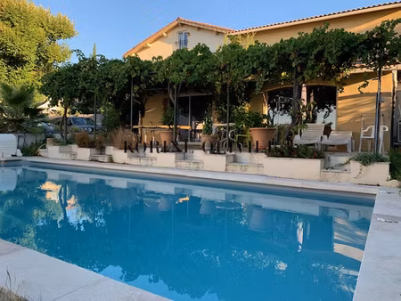 bas de villa de 105m2 sur terrain de 200m2 avec piscine et d