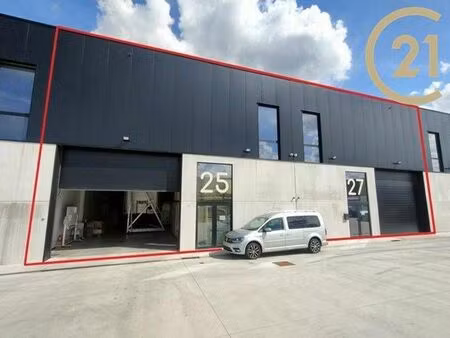 surface industrielle à louer de 624 m² à suarlée (vbd23246)