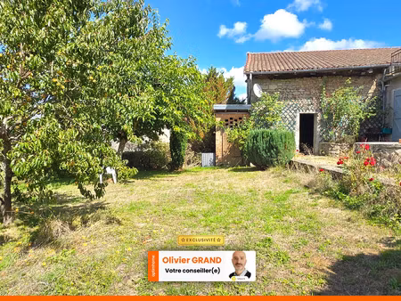 maison familiale de 9 chambres avec grange et jardin - centre-bourg - calme et tranquilité