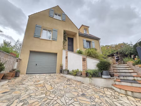 louvres maison individuelle 6 pieces 4 chambres sous-sol tot