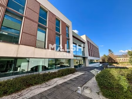 location local professionnel 680m² champagne au mont d or 69410