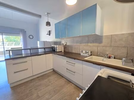 location appartement 2 pièces 40 m² à saint-martin-de-crau (13310)