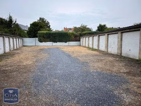 parking à louer 12 m² - la fère (02) - 40€