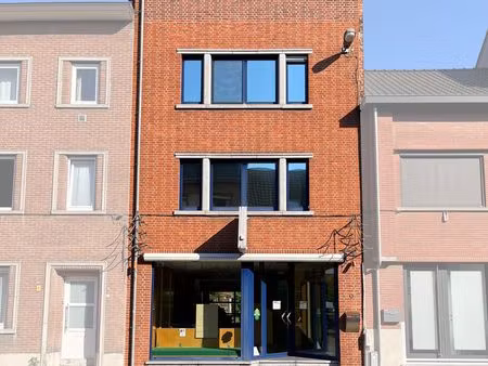 grote woning met mooie tuin