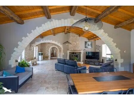 vente maison 7 pièces 205 m² taugon (17170)