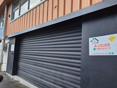 location local commercial 100m² baie mahault 97122