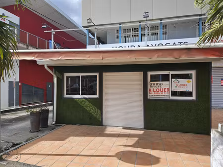 location local commercial 130m² baie mahault 97122