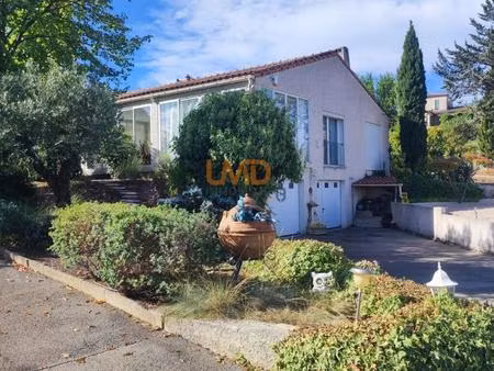 maison contemporaine avec vue sur la porte des cévennes