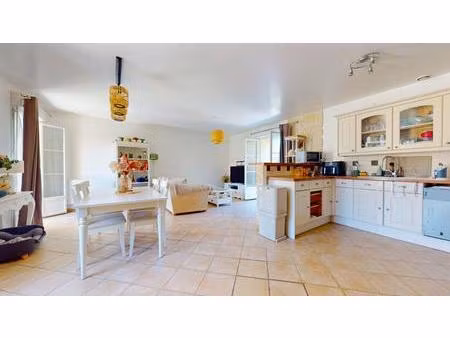 maison familiale dans un corps de ferme t6 - jardin et parking - bernes sur oise