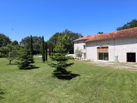 vente maison 4 pièces 160 m² à nieuil (16270)  326 460 €