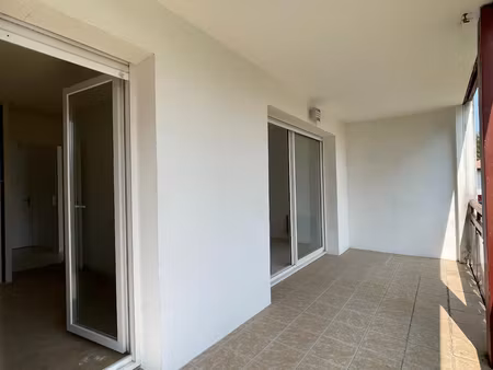 saint pierre d'irube  2 pièce à rafraîchir