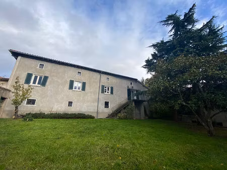 proche commodites  calme  maison ancienne 150 43m²  grand sejour  cuis. amenagee  5 chbres