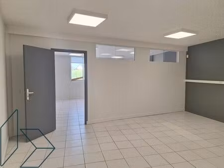 location bureau 300 m² à vannes (56000)