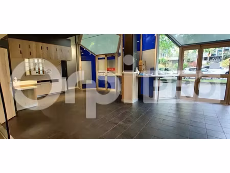 local commercial a louer