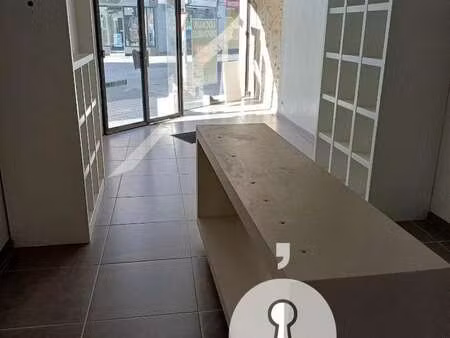 location bureaux et commerces à laval (53000) : à louer / 110m² laval