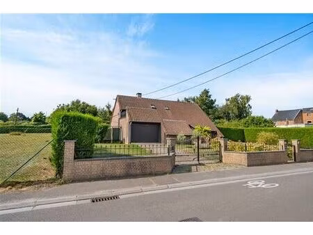 belle villa 4 façades avec grand jardin