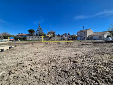 vente terrain 668 m² à montelimar (26200)  182 000 €