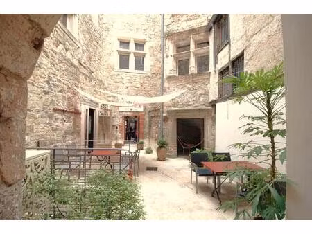 immeuble avec commerces