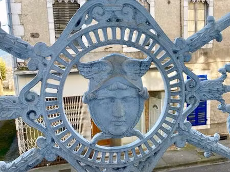 maison de ville comprenant 3 appartements