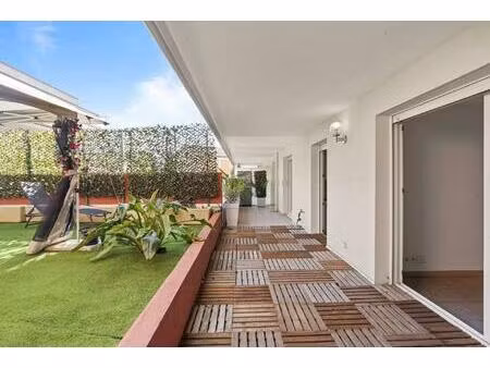 3 pièces 81m2 - 50m2 de terrasse - parking