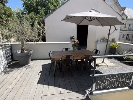 ref 92098 affaire rare sur thouars centre !! magnifique appartement de 140 m2 deux...