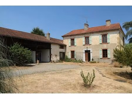maison de charme avec piscine proche de mielan.