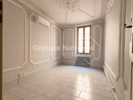 location appartement 1 pièce 21 m² à châteauneuf-du-pape (84230)