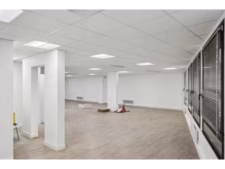 location locaux professionnels 186 m² à montrouge (92120)  4 216 €