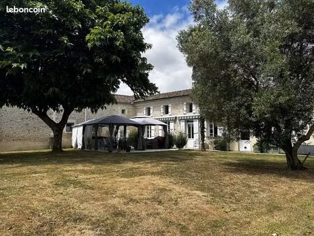 maison 8 pièces 240 m²