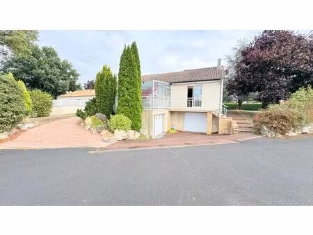 maison de plain pied sur sous-sol 2 000 m²