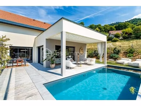 maison de luxe à vendre à la la combe-de-lancey