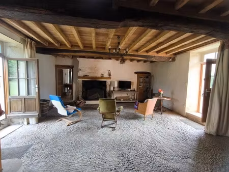 dpt charente (16)  ebreon à vendre un ensemble de deux maisons