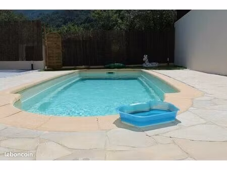 villa individuelle avec piscine proche monaco
