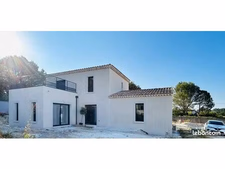 terrain de 329m² à tarascon