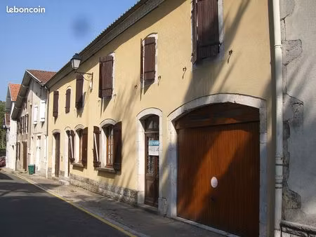 proche dax  ortez  bayonne  au centre de habas : 9 chambres  jardin  dépendances