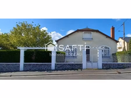 vente maison 7 pièces 133 m² à malicorne-sur-sarthe (72270)  193 000 €