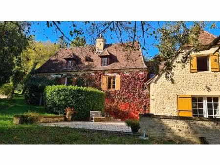 maison perigordine de caractere proche des commerces.