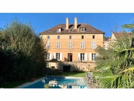 exclusivite label pierres bel immeuble ancien au coeur du villa