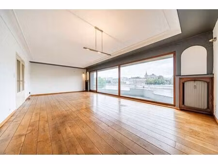 superbe appartement avec vue meuse  3 chambres  terrasses et