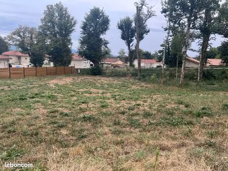 terrain à batir 879m²