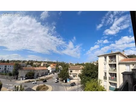 grand t5 lumineux avec beau potentiel au cœur de forcalquier