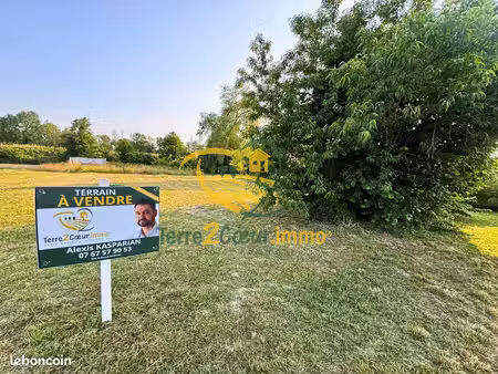 terrain 643 m² saint-germain-du-puy