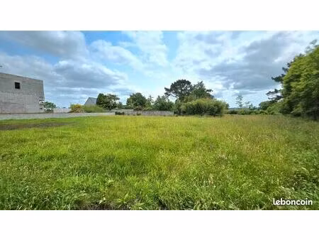 grand terrain 1511m² viabilisé pluguffan