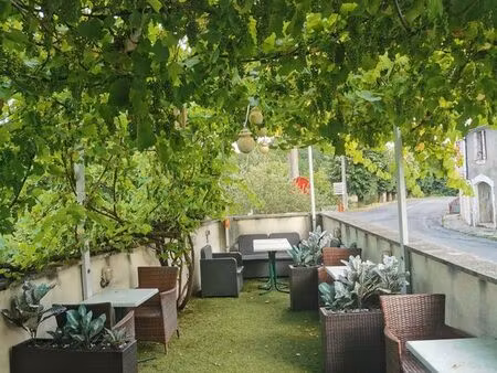 a vendre murs pizzeria grill entierement equipee +appartement