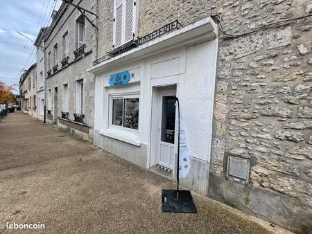 local commercial 39 m² angerville